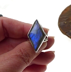 ZSOLD / Sterling Silver Diamond Labradorite Ring Size 7, Blue Flash