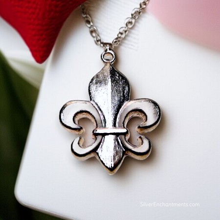 Bright Silver Fleur de Lis Necklace 