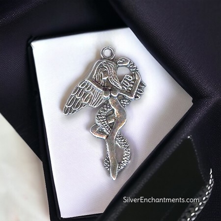 Silver Lilith Necklace 