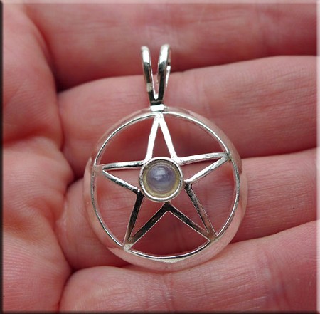 Pentacle Pendant with Labradorite Gemstone 